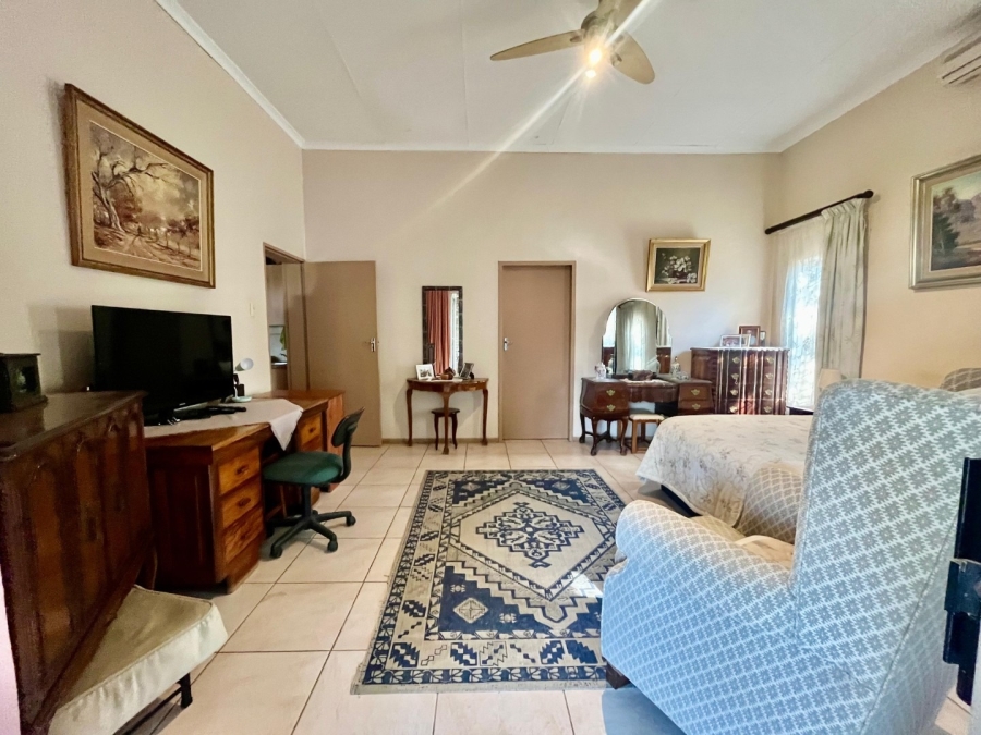 4 Bedroom Property for Sale in Safari Gardens North West